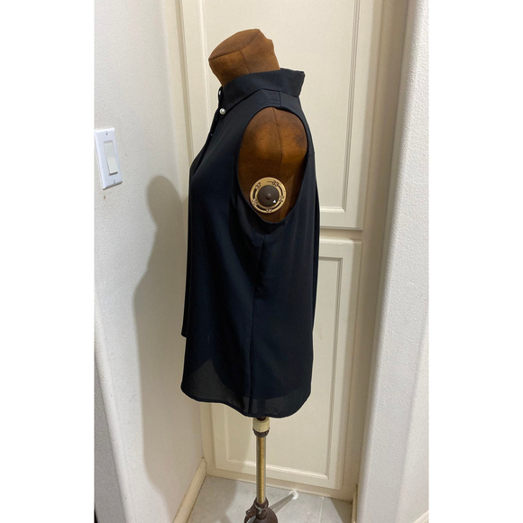 KARL LAGERFELD PARIS Imitation Pearl Button Sleeveless Top - Picture 4 of 6